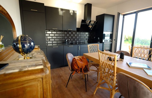 Reville Apartment | Appartement vue mer Imprenable et Accès Direct Plage
