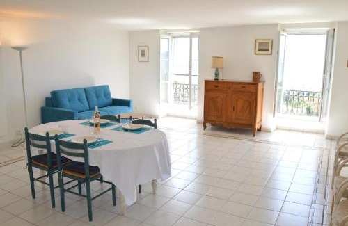 La Croix des Gardes Apartment | Appartement vue mer proches plages et congrès
