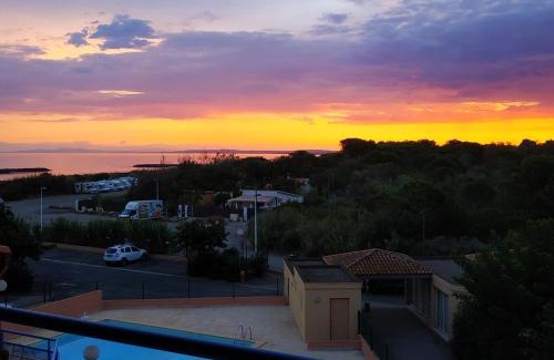 Vias Apartment | Appartement, vue sur mer, accés direct plage, piscine