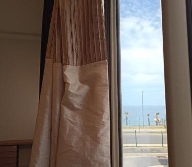 Ameur Apartment | appartement vue sur mer plage des nations