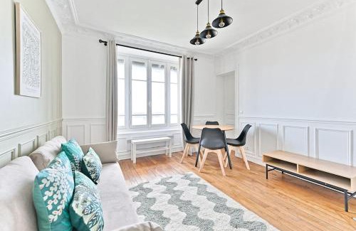 Puteaux Apartment | Appartement Vue sur Tour effeil Defense