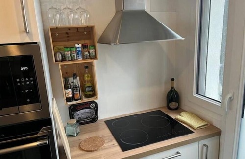 Clichy Apartment | Appartement with balcony 20m to Champs-Élysées