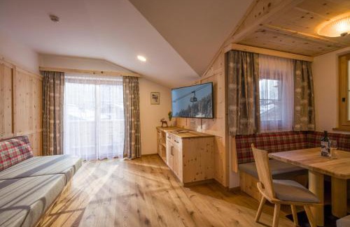 Mayrhofen Apartment | Appartementhaus Adlerblick
