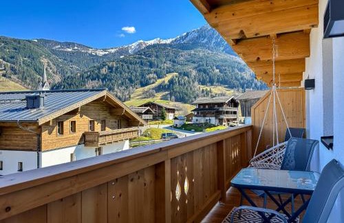 Kaprun Apartment | Appartements Bergfried - Ski In Ski Out, inklusive Sommerkarte, zentral mit Ausblick über Kaprun