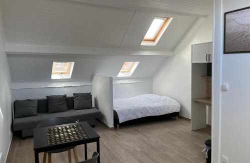 Le Blanc-Mesnil Apartment | Appartements proches CDG Le Bourget dans maison francilienne typique