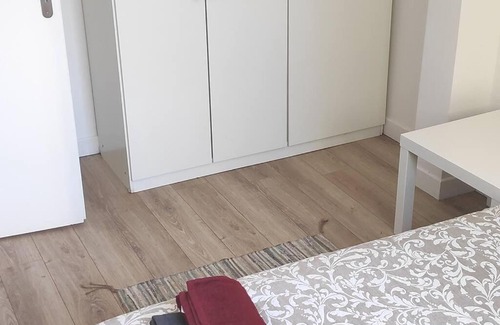 Bois-Colombes Apartment | Appartemet lumineux calme - Balcon vue Jardin