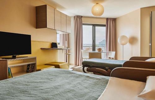 Republique–Point-du-Jour Hotel | AppartHotel Mercure Paris Boulogne