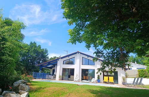 Arbonne Apartment | APPARTMENT IN A VILLA with HEATED PRIVATE SWIMMING POOL, 2500m2 ARBOROUS GARDEN