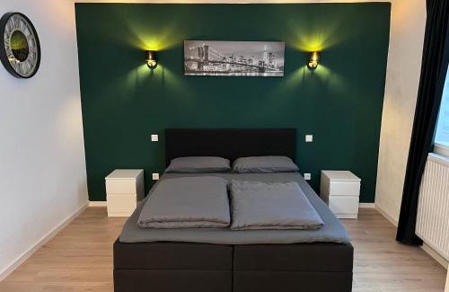 Krefeld Apartment | Appartment New York Nähe Düsseldorf, Messe, HBF, City, WIFI, HELIOS Hospital
