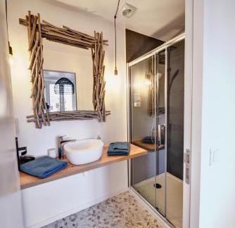 Saint-Etienne Apartment | Apparts Seasons - Saint Étienne Centre - Gare Chateaucreux