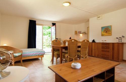 Vezac House | Appealing apartment in Vezac with swimming pool