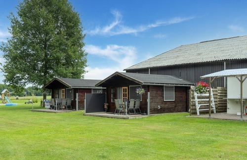 Zwiggelte Cottage | Appealing holiday home in Zwiggelte with garden