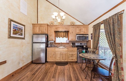 Fredericksburg Cottage | Appian Way Tuscan Cottage - Private Hot Tub - 4 min. to downtown - Wildlife