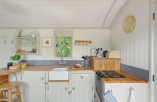 Kenn House | Apple Blossom, Devon Hideaways