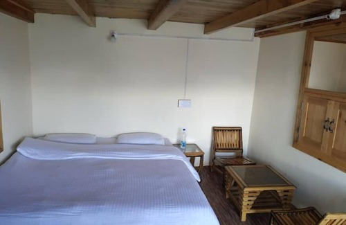 Naggar Other | Apple farm stay with A Breathtaking viewsnn