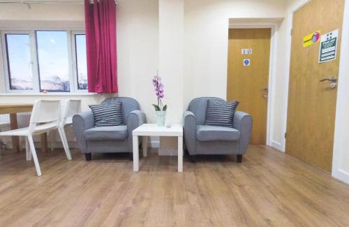 Hillingdon Apartment | Apple Garden A-3