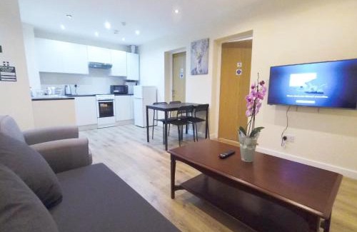 Hillingdon Apartment | Apple garden B-5