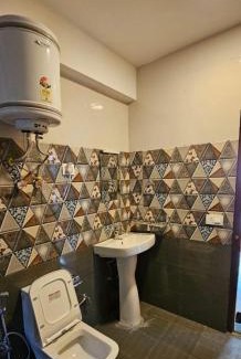 Manali Apartment | Apple Orchards 1Bhk With Kitchen