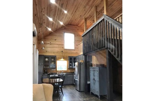 Hickman Cabin | Apple Ridge Farm Guest House