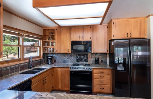North Wawona House | Apple Tree Bear House