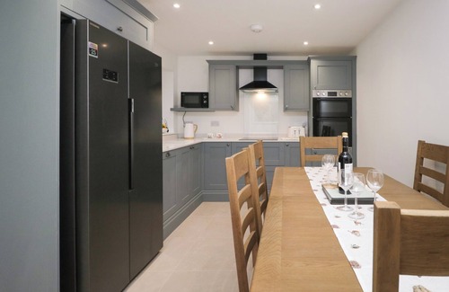 Dalton-in-Furness Cottage | APPLE TREE BARN, family friendly, with hot tub in Dalton-In-Furness