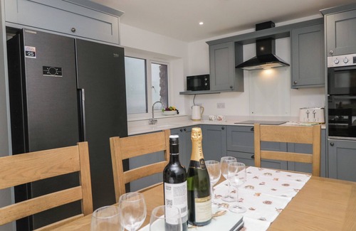 Dalton-in-Furness Cottage | APPLE TREE BARN, family friendly, with hot tub in Dalton-In-Furness