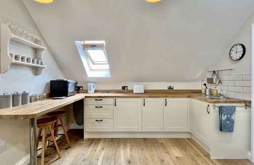 Ford Cottage | Apple Tree Barn by inspirestays.com - a cottage that sleeps 4 guests in 2 bedrooms