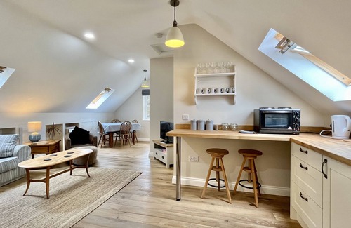 Ford Cottage | Apple Tree Barn by inspirestays.com - a cottage that sleeps 4 guests in 2 bedrooms