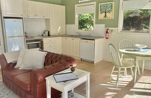 Apollo Bay Cottage | Apple Tree Cottage - Apollo Bay