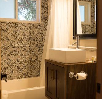 Julian Hotel | Apple Tree Inn