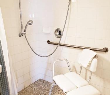 Julian Hotel | Apple Tree Inn