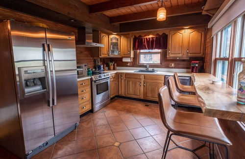 Howard House | Apple Valley Lakefront Home With Hot Tub
