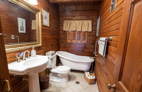 Howard House | Apple Valley Lakefront Home With Hot Tub