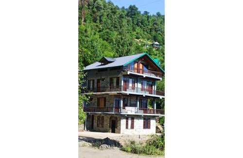 Banjar House | Apple View Home Stay, Jibhi