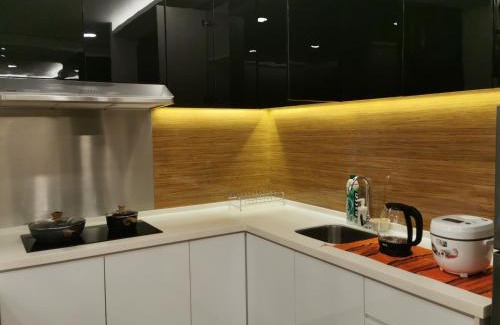 Seri Kembangan Apartment | Apple6@Menara Simfoni/Symphony Tower C180/Cheras/Netflix/TV Box/Wifi/Free Parking