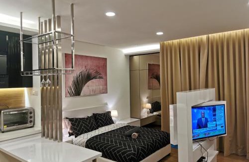Seri Kembangan Apartment | Apple6@Menara Simfoni/Symphony Tower C180/Cheras/Netflix/TV Box/Wifi/Free Parking