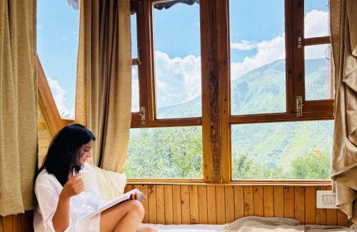 Mohal Ski Chalet | Applehill Stays - Work & Relax