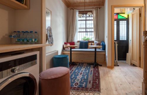 Harbiye House | Applehill