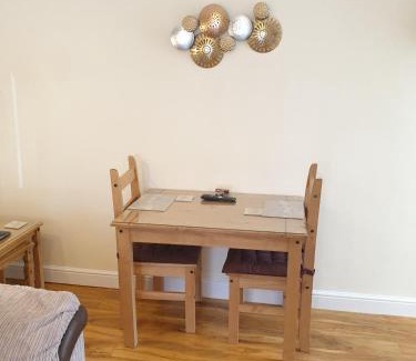 Torquay Apartment | Appletorre House Holiday Flats - Pet Friendly by arrangement and Private Parking