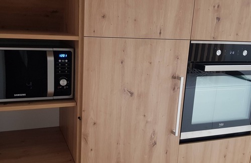Ljubljana House | AppPrusnik,nHiša iz leta 1871, stilsko obnovljena 2022, v 4 app enote.