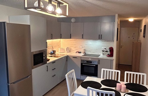 Besse-et-Saint-Anastaise Apartment | Appt 36m2 Rénové Pour 5 Pers SUR les Pistes de Skis, Résidence Tour de La Biche