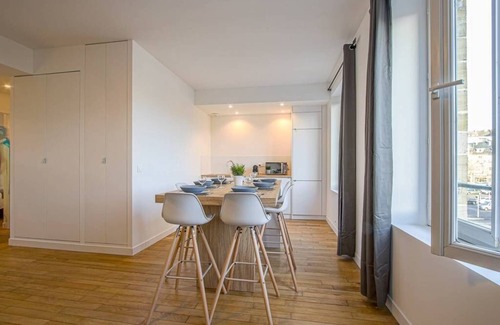 Saint-Jean Apartment | Appt 6p hyper center/view marina/upscale