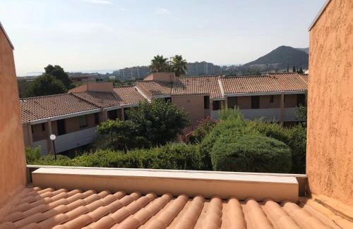 Mandelieu-La-Napoule Apartment | Appt T2 refait à neuf - vue mer dans résidence avec piscine