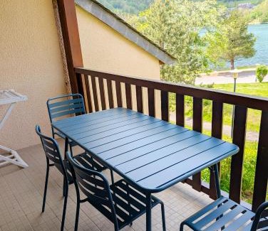 Peyragudes Apartment | Appt T3 calme bord du lac avec piscine