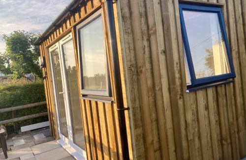 West Knoyle House | April Cottage - Meadow Studio