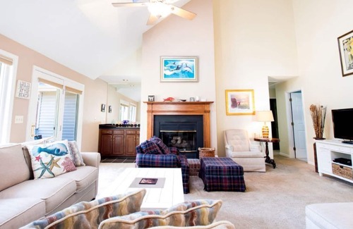 Ocean Pines House | April Home - 3 Bedrooms, 2 Baths, Sleeps 8, Non Group Rental