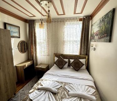 Kumkapi Hotel | April Hotel