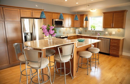 Geneva Condo | April Morning, 3/3, Spectacular Lakefront Views from a Luxury Spacious Condo !