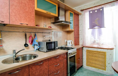 Nizhnyaya Maksakovka Apartment | April on International 166