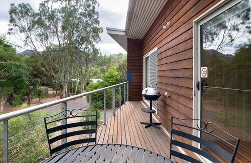Halls Gap House | Apsley Retreat, 3br/2bth Modern Luxury in the Heart of Halls Gap